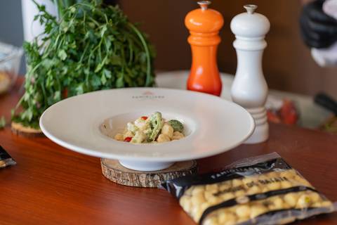 felipe-lopes-fotografia-fotografo-em-osorio-ensaio-empresarial-de-marca-de-comida-massas-famigliare-fotos-para-acervo-criacao-de-conteudo-nas-redes'