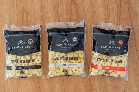 felipe-lopes-fotografia-fotografo-em-osorio-ensaio-empresarial-de-marca-de-comida-massas-famigliare-fotos-para-acervo-criacao-de-conteudo-nas-redes'