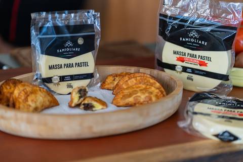 felipe-lopes-fotografia-fotografo-em-osorio-ensaio-empresarial-de-marca-de-comida-massas-famigliare-fotos-para-acervo-criacao-de-conteudo-nas-redes'