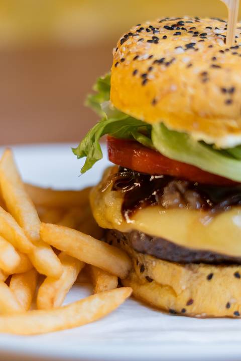 felipe-lopes-fotografia-fotografo-em-osorio-ensaio-empresarial-de-marca-de-comida-restaurante-a-lenha-hamburgueria-fotos-para-acervo-e-criacao-de-conteudo-e-site'
