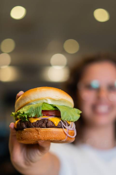 felipe-lopes-fotografia-fotografo-em-osorio-ensaio-empresarial-de-marca-de-comida-restaurante-a-lenha-hamburgueria-fotos-para-acervo-e-criacao-de-conteudo-e-site'