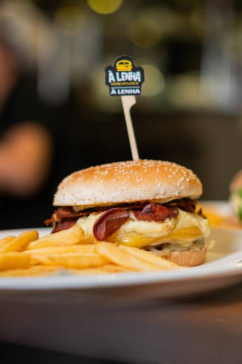 felipe-lopes-fotografia-fotografo-em-osorio-ensaio-empresarial-de-marca-de-comida-restaurante-a-lenha-hamburgueria-fotos-para-acervo-e-criacao-de-conteudo-e-site'