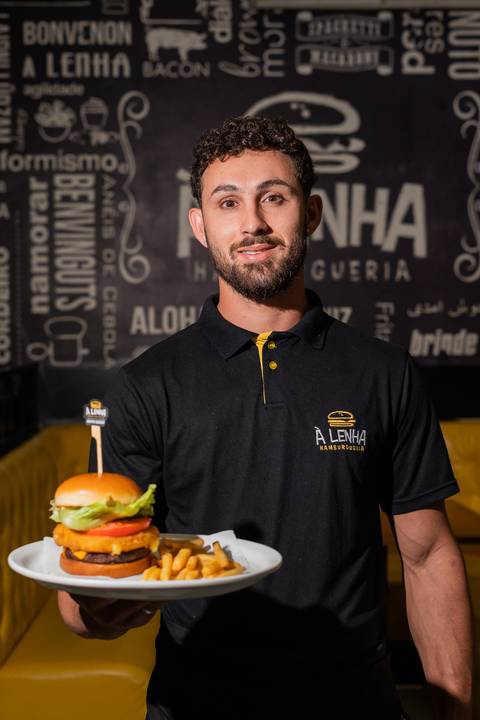 felipe-lopes-fotografia-fotografo-em-osorio-ensaio-empresarial-de-marca-de-comida-restaurante-a-lenha-hamburgueria-fotos-para-acervo-e-criacao-de-conteudo-e-site'