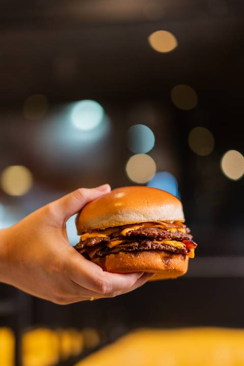 felipe-lopes-fotografia-fotografo-em-osorio-ensaio-empresarial-de-marca-de-comida-restaurante-a-lenha-hamburgueria-fotos-para-acervo-e-criacao-de-conteudo-e-site'