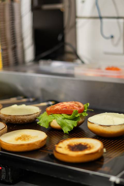 felipe-lopes-fotografia-fotografo-em-osorio-ensaio-empresarial-de-marca-de-comida-restaurante-a-lenha-hamburgueria-fotos-para-acervo-e-criacao-de-conteudo-e-site'