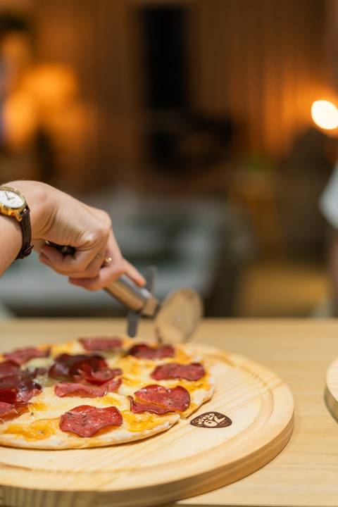 felipe-lopes-fotografia-fotografo-em-osorio-ensaio-empresarial-de-marca-de-comida-restaurante-mundo-de-oz-pizzas-congeladas-fotos-de-acervo-e-para-criacao-de-conteudo-catalogo'