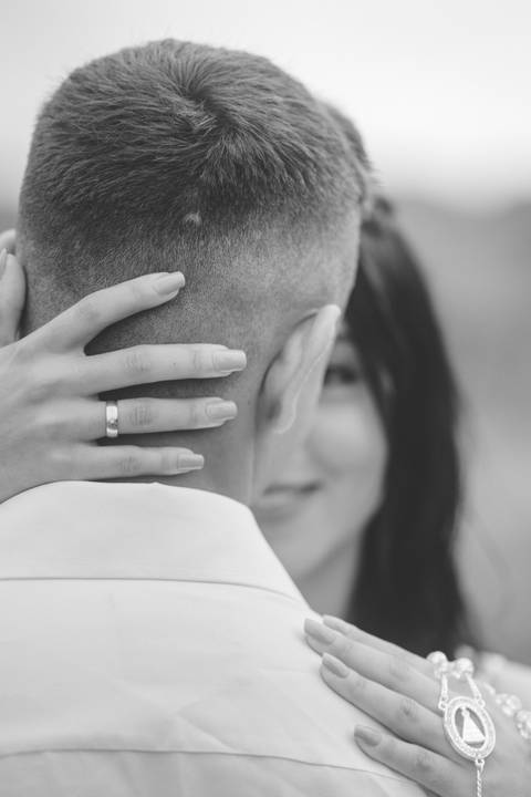 felipe-lopes-fotografia-fotografo-em-osorio--rio-grande-do-sul-ensaio-de-casal-pre-wedding-em-torres-praia-da-guarita-por-do-sol-intimista-atemporal-espontaneo-'