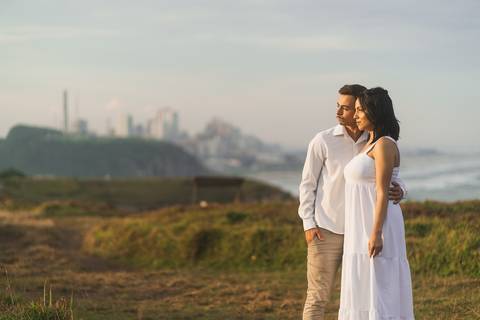 felipe-lopes-fotografia-fotografo-em-osorio--rio-grande-do-sul-ensaio-de-casal-pre-wedding-em-torres-praia-da-guarita-por-do-sol-intimista-atemporal-espontaneo-'