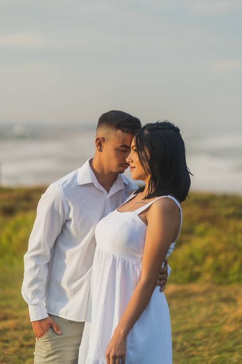 felipe-lopes-fotografia-fotografo-em-osorio--rio-grande-do-sul-ensaio-de-casal-pre-wedding-em-torres-praia-da-guarita-por-do-sol-intimista-atemporal-espontaneo-'