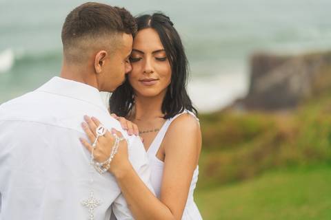felipe-lopes-fotografia-fotografo-em-osorio--rio-grande-do-sul-ensaio-de-casal-pre-wedding-em-torres-praia-da-guarita-por-do-sol-intimista-atemporal-espontaneo-'