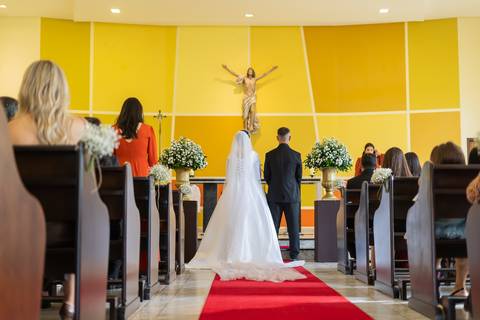 felipe-lopes-fotografia-fotografo-em-osorio-casamento-diurno-na-igraja-paroquia-de-xangri-la-em-capao-da-canoa-casal-jovem'