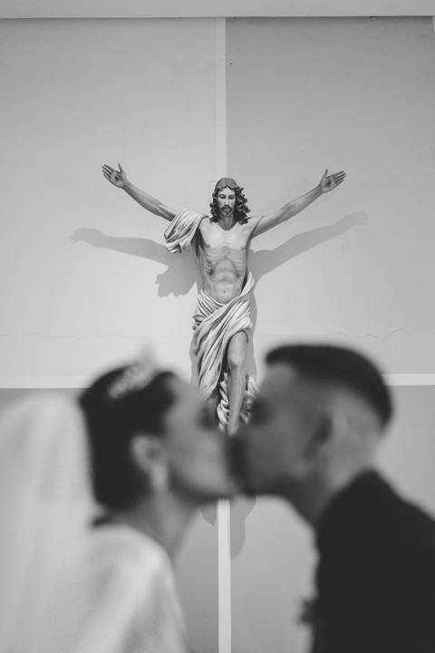 felipe-lopes-fotografia-fotografo-em-osorio-casamento-diurno-na-igraja-paroquia-de-xangri-la-em-capao-da-canoa-casal-jovem'