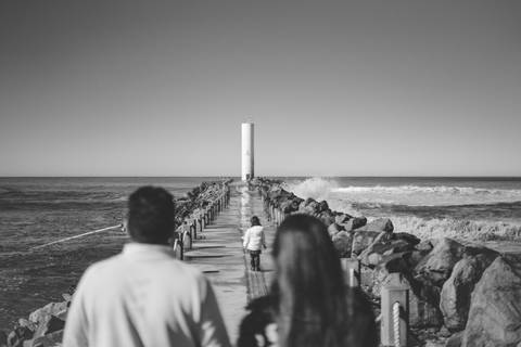 felipe-lopes-fotografia-fotografo-em-osorio-ensaio-de-familia-com-crianca-em-torres-rio-grande-do-sul-externo-na-praia-e-no-morro-da-guarita-fotos-espontaneas'