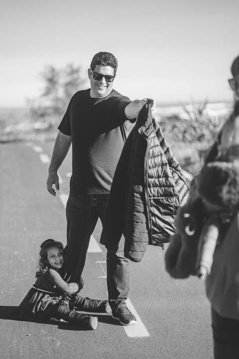 felipe-lopes-fotografia-fotografo-em-osorio-ensaio-de-familia-com-crianca-em-torres-rio-grande-do-sul-externo-na-praia-e-no-morro-da-guarita-fotos-espontaneas'