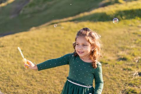 felipe-lopes-fotografia-fotografo-em-osorio-ensaio-de-familia-com-crianca-em-torres-rio-grande-do-sul-externo-na-praia-e-no-morro-da-guarita-fotos-espontaneas'
