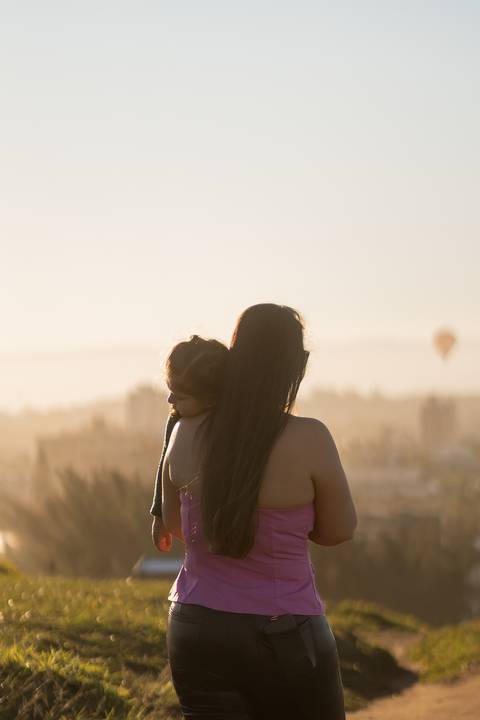 felipe-lopes-fotografia-fotografo-em-osorio-ensaio-de-familia-com-crianca-em-torres-rio-grande-do-sul-externo-na-praia-e-no-morro-da-guarita-fotos-espontaneas'