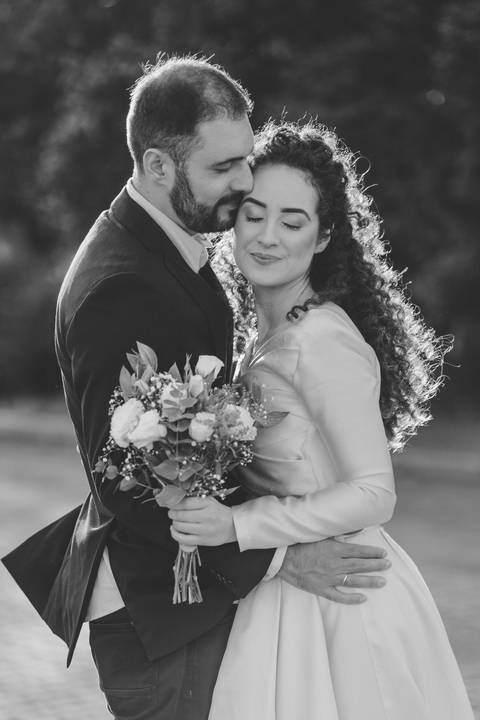 felipe-lopes-fotografia-fotografo-em-osorio-litoral-norte-gaucho-rs-ensaio-pre-wedding-pre-casamento-em-capao-da-canoa-no-parque-nautico-com-vestido-terno-e-buque-casal-catolico-nossa-senhora'