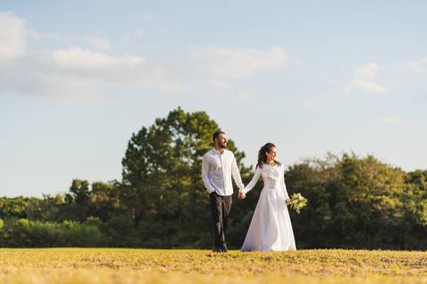 felipe-lopes-fotografia-fotografo-em-osorio-litoral-norte-gaucho-rs-ensaio-pre-wedding-pre-casamento-em-capao-da-canoa-no-parque-nautico-com-vestido-terno-e-buque-casal-catolico-nossa-senhora'