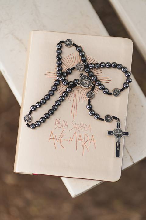 felipe-lopes-fotografia-fotografo-em-osorio-litoral-norte-gaucho-rs-ensaio-pre-wedding-pre-casamento-em-capao-da-canoa-no-parque-nautico-com-chimarrao-biblia-violao-musica-crista'