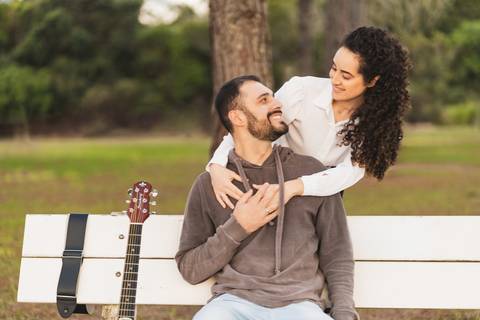 felipe-lopes-fotografia-fotografo-em-osorio-litoral-norte-gaucho-rs-ensaio-pre-wedding-pre-casamento-em-capao-da-canoa-no-parque-nautico-com-chimarrao-biblia-violao-musica-crista'