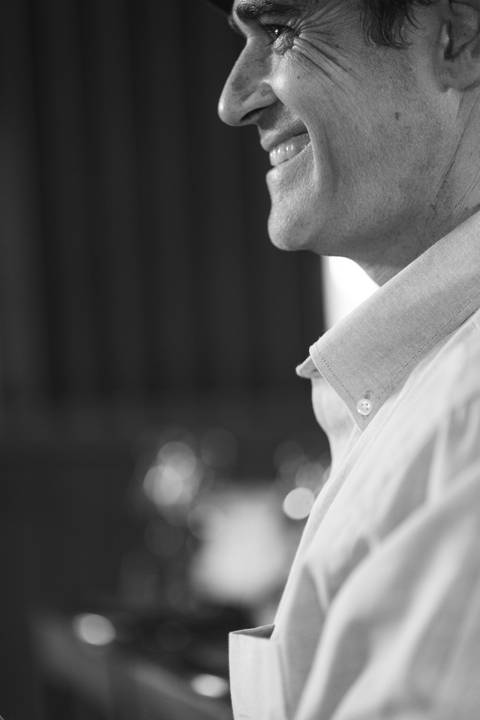 felipe-lopes-fotografia-fotografo-em-osorio-litoral-norte-gaucho-rs-ensaio-ct-guto-freire-vencedor-freio-de-ouro-fotos-com-os-cavalos-no-campo-conexao-e-paixao'