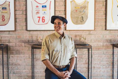 felipe-lopes-fotografia-fotografo-em-osorio-litoral-norte-gaucho-rs-ensaio-ct-guto-freire-vencedor-freio-de-ouro-fotos-com-os-cavalos-no-campo-conexao-e-paixao'