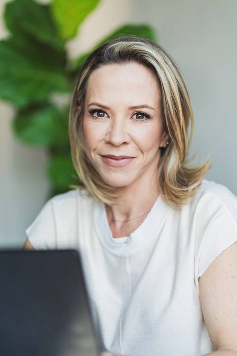 felipe-lopes-fotografia-fotografo-em-osorio-litoral-norte-gaucho-rs-ensaio-empresarial-dra.-betania-huber-ginecologista-em-santo-antonio-da-patrulha-fotos-no-consultorio-e-em-casa'