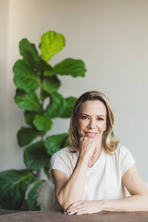 felipe-lopes-fotografia-fotografo-em-osorio-litoral-norte-gaucho-rs-ensaio-empresarial-dra.-betania-huber-ginecologista-em-santo-antonio-da-patrulha-fotos-no-consultorio-e-em-casa'