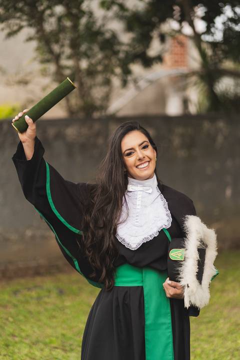 felipe-lopes-fotografia-fotografo-em-osorio-litoral-norte-gaucho-rs-ensaio-de-formatura-toga-medicina-veterinaria-fotos-com-cachorros-campo-e-cavalo-em-canoas'