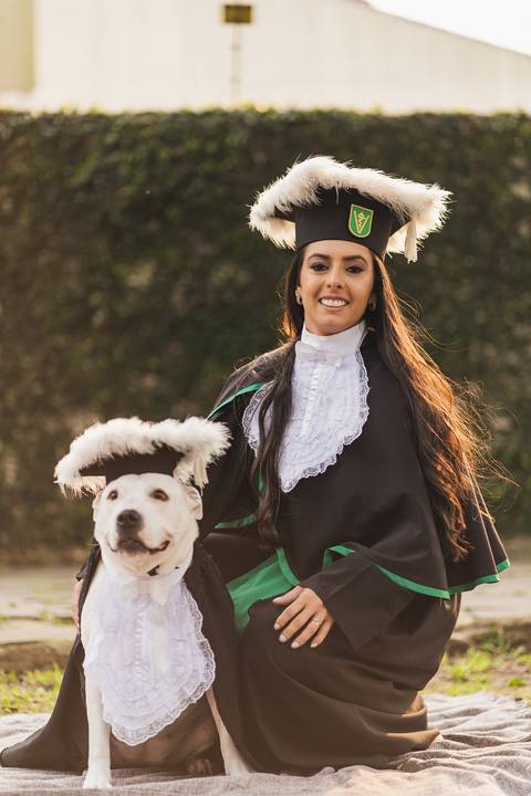 felipe-lopes-fotografia-fotografo-em-osorio-litoral-norte-gaucho-rs-ensaio-de-formatura-toga-medicina-veterinaria-fotos-com-cachorros-campo-e-cavalo-em-canoas'