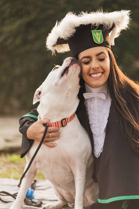 felipe-lopes-fotografia-fotografo-em-osorio-litoral-norte-gaucho-rs-ensaio-de-formatura-toga-medicina-veterinaria-fotos-com-cachorros-campo-e-cavalo-em-canoas'
