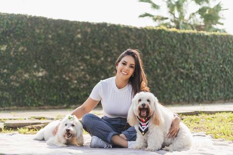 felipe-lopes-fotografia-fotografo-em-osorio-litoral-norte-gaucho-rs-ensaio-de-formatura-toga-medicina-veterinaria-fotos-com-cachorros-campo-e-cavalo-em-canoas'