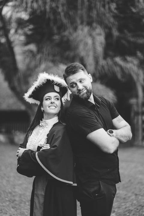 felipe-lopes-fotografia-fotografo-em-osorio-litoral-norte-gaucho-rs-ensaio-de-formatura-toga-medicina-veterinaria-fotos-com-cachorros-campo-e-cavalo-em-canoas'