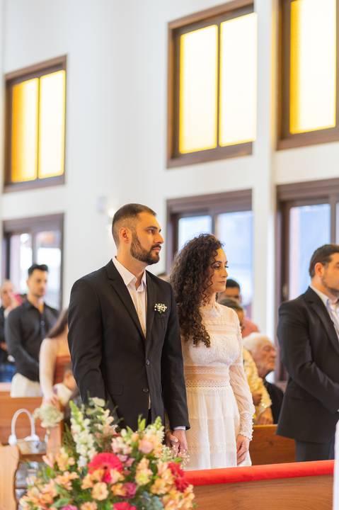felipe-lopes-fotografia-fotografo-em-osorio-litoral-norte-gaucho-rs-cerimonia-de-casamento-diurna-na-igreja-catolica-noivos-jovens-em-capao-da-canoa'