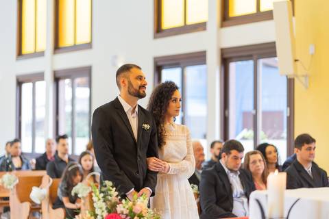 felipe-lopes-fotografia-fotografo-em-osorio-litoral-norte-gaucho-rs-cerimonia-de-casamento-diurna-na-igreja-catolica-noivos-jovens-em-capao-da-canoa'