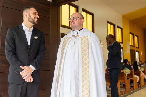 felipe-lopes-fotografia-fotografo-em-osorio-litoral-norte-gaucho-rs-cerimonia-de-casamento-diurna-na-igreja-catolica-noivos-jovens-em-capao-da-canoa'