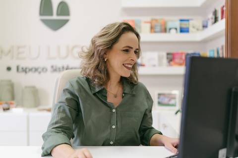 felipe-lopes-fotografia-fotografo-em-osorio-litoral-norte-gaucho-rs-ensaio-empresarial-interno-natalia-emerim-constelacao-familiar-terapeuta-consultora-sistemica-em-santo-antonio-da-patrulha'