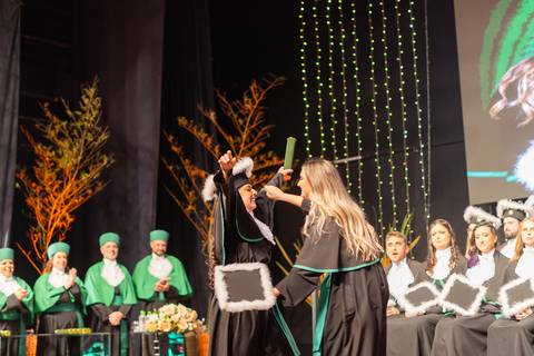 felipe-lopes-fotografia-fotografo-em-osorio-litoral-norte-gaucho-rs-cerimonia-de-colacao-de-grau-formatura-de-medicina-veterinaria-pucrs-em-porto-alegre'