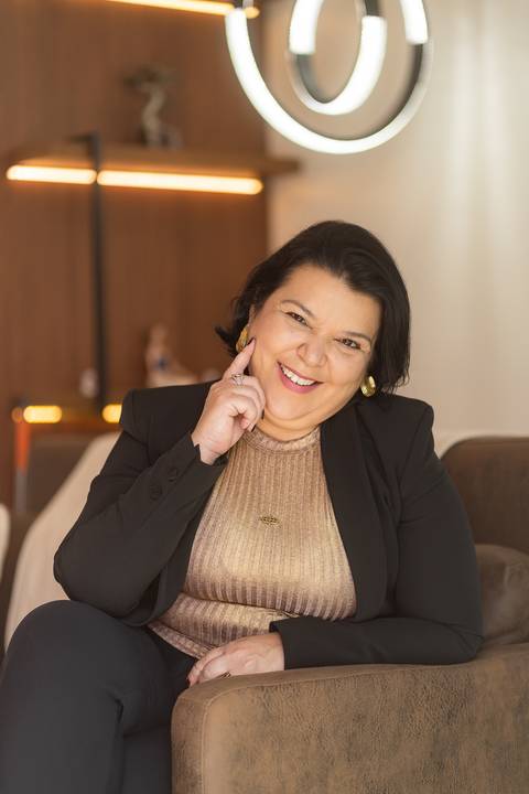 felipe-lopes-fotografia-fotografo-em-osorio-litoral-norte-gaucho-rs-ensaio-empresarial-imagem-pessoal-em-imbe-psicologa-mentora-fotos-em-casa'