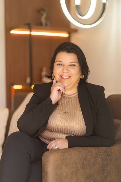 felipe-lopes-fotografia-fotografo-em-osorio-litoral-norte-gaucho-rs-ensaio-empresarial-imagem-pessoal-em-imbe-psicologa-mentora-fotos-em-casa'