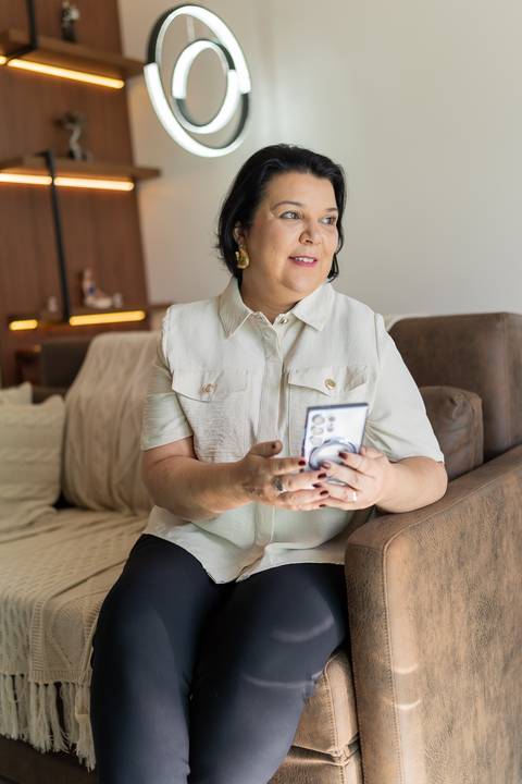 felipe-lopes-fotografia-fotografo-em-osorio-litoral-norte-gaucho-rs-ensaio-empresarial-imagem-pessoal-em-imbe-psicologa-mentora-fotos-em-casa'