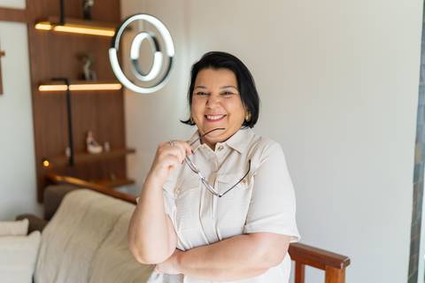 felipe-lopes-fotografia-fotografo-em-osorio-litoral-norte-gaucho-rs-ensaio-empresarial-imagem-pessoal-em-imbe-psicologa-mentora-fotos-em-casa'