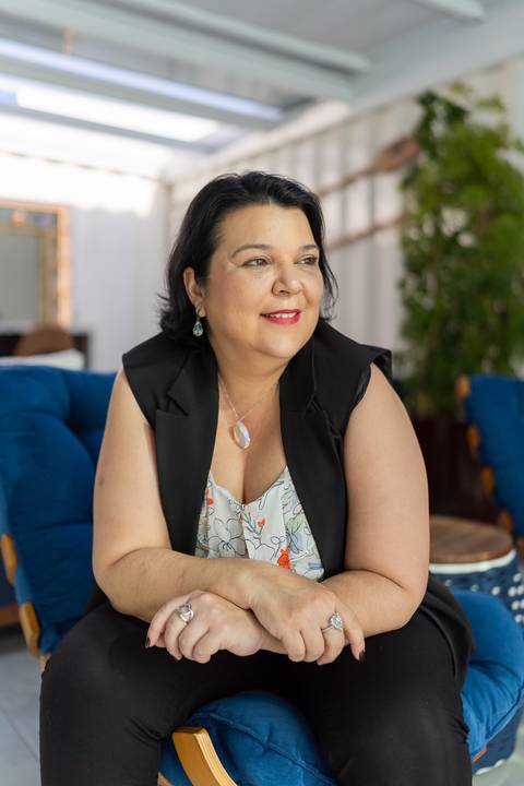 felipe-lopes-fotografia-fotografo-em-osorio-litoral-norte-gaucho-rs-ensaio-empresarial-imagem-pessoal-em-imbe-psicologa-mentora-fotos-em-casa'