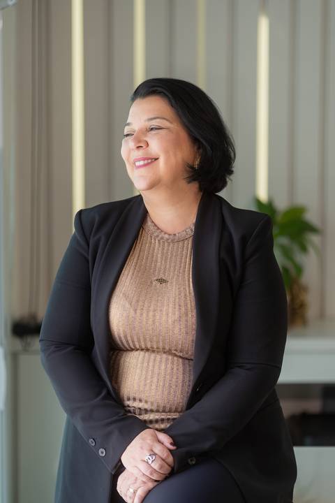 felipe-lopes-fotografia-fotografo-em-osorio-litoral-norte-gaucho-rs-ensaio-empresarial-imagem-pessoal-em-imbe-psicologa-mentora-fotos-em-casa'