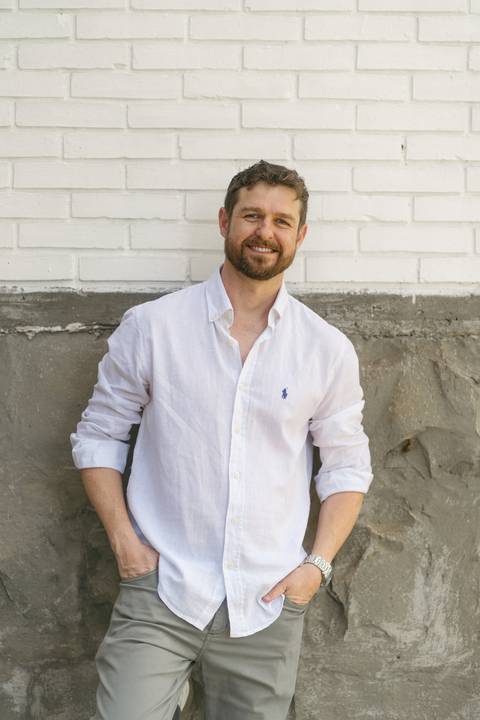 felipe-lopes-fotografia-fotografo-em-osorio-litoral-norte-gaucho-rs-ensaio-de-pre-wedding-casamento-em-grgamado-externo-casal-jovem'