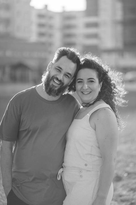 felipe-lopes-fotografia-fotografo-em-osorio-litoral-norte-gaucho-rs-ensaio-de-familia-externo-na-praia-em-tramandai-por-do-sol-adultos-com-crianca-fotos-espontaneas'