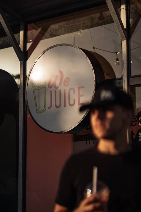 felipe-lopes-fotografia-fotografo-em-osorio-litoral-norte-gaucho-rs-fotos-para-catalogo-e-redes-sociais-de-marca-de-suco-e-smothies-no-roubatinhas-de-atlantida-em-xangri-la'