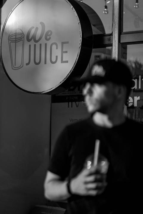 felipe-lopes-fotografia-fotografo-em-osorio-litoral-norte-gaucho-rs-fotos-para-catalogo-e-redes-sociais-de-marca-de-suco-e-smothies-no-roubatinhas-de-atlantida-em-xangri-la'