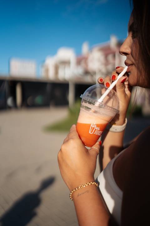 felipe-lopes-fotografia-fotografo-em-osorio-litoral-norte-gaucho-rs-fotos-para-catalogo-e-redes-sociais-de-marca-de-suco-e-smothies-no-roubatinhas-de-atlantida-em-xangri-la'