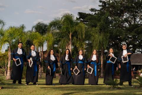 felipe-lopes-fotografia-fotografo-em-osorio-litoral-norte-gaucho-rs-ensaio-de-toga-formatura-turma-de-formandos-de-curso-de-engenharia-de-producao-na-furg-em-santo-antonio-da-patrulha-externo-espontaneo-natureza'